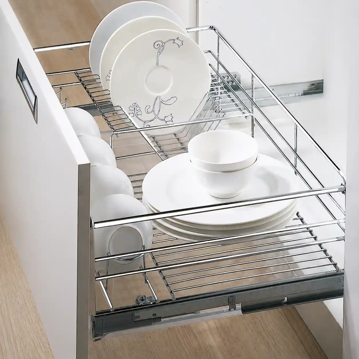 Pull-Out Dish and Plate Basket