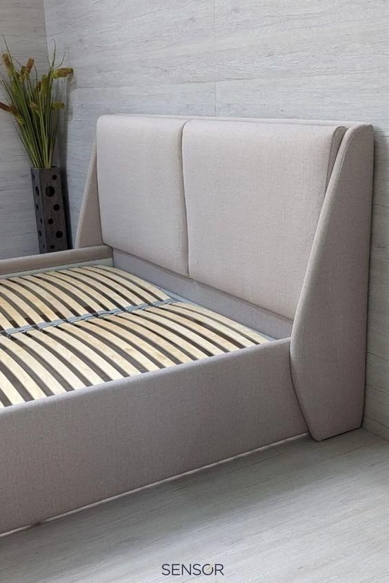 Classi Wood Bed